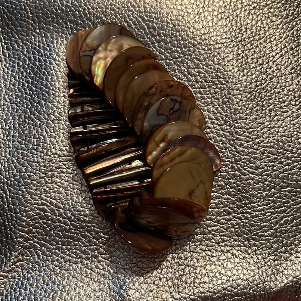 Gold shell Hawaii bracelet